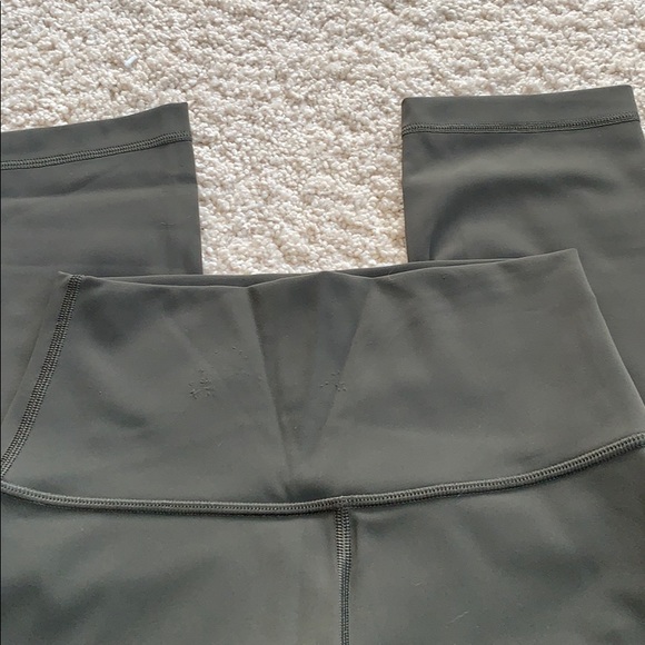 LULULEMON - Picture 4 of 4